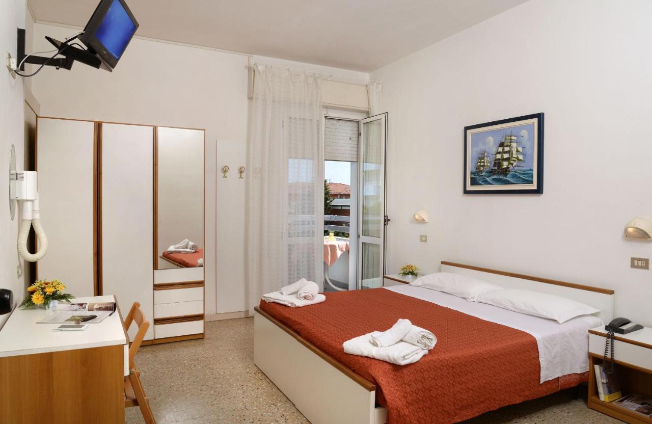 Hotel Ciondolo D'Oro Rimini Kültér fotó
