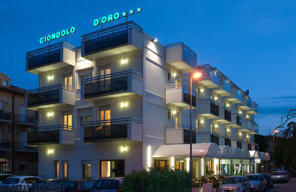 Hotel Ciondolo D'Oro Rimini Kültér fotó
