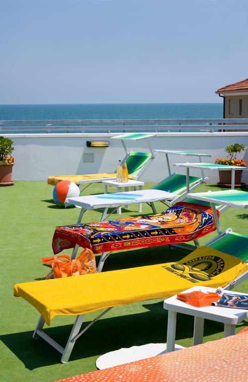 Hotel Ciondolo D'Oro Rimini Kültér fotó