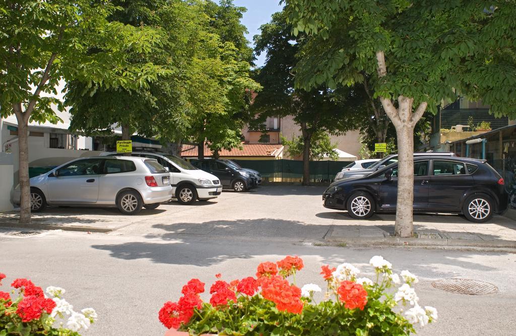 Hotel Ciondolo D'Oro Rimini Kültér fotó