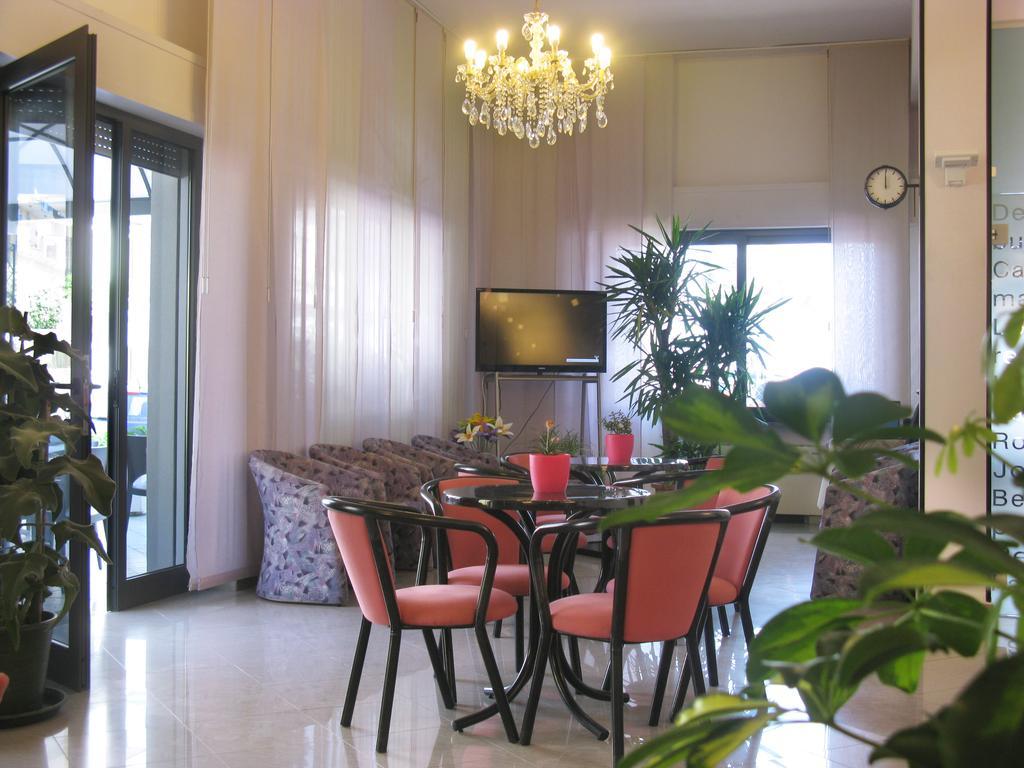 Hotel Ciondolo D'Oro Rimini Kültér fotó