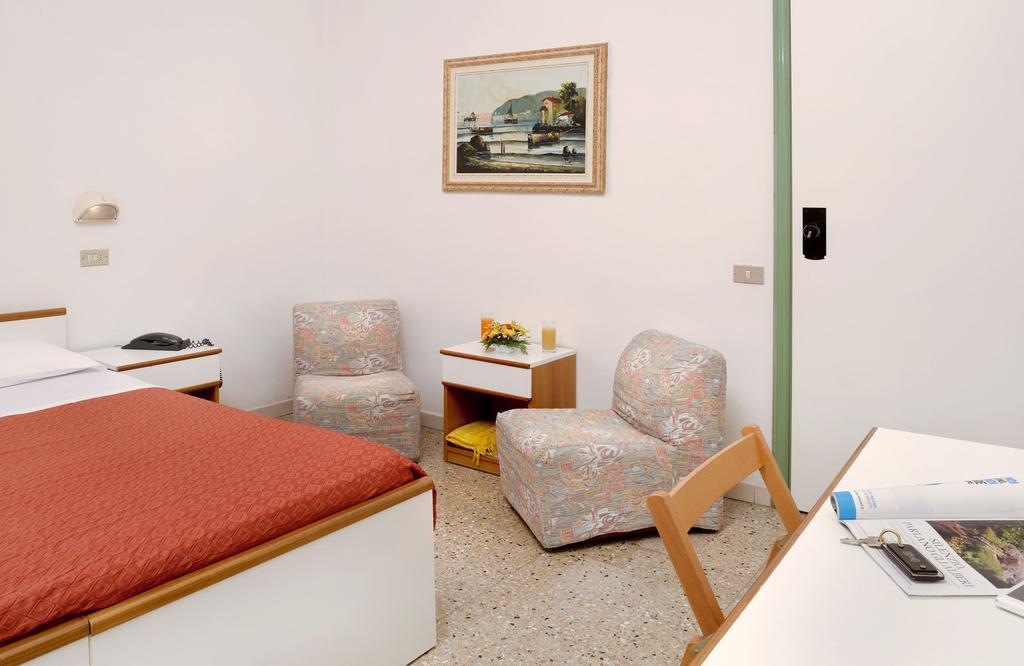 Hotel Ciondolo D'Oro Rimini Kültér fotó