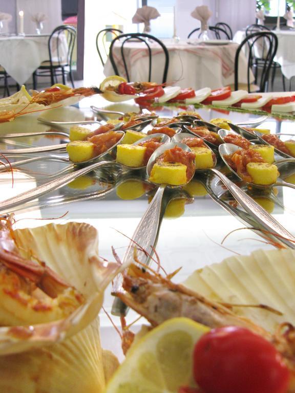 Hotel Ciondolo D'Oro Rimini Kültér fotó