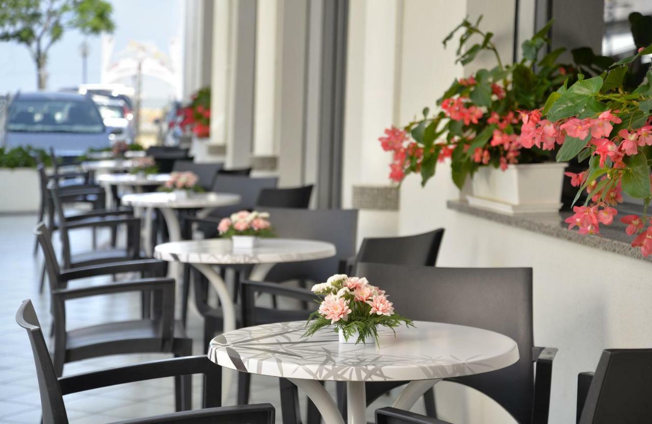 Hotel Ciondolo D'Oro Rimini Kültér fotó