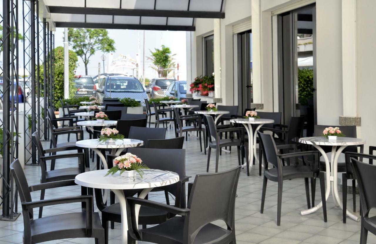 Hotel Ciondolo D'Oro Rimini Kültér fotó